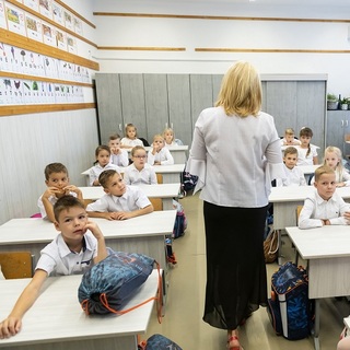 Még a fideszesek csaknem fele is elégedetlen a magyar oktatás helyzetével