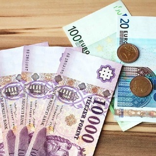 Nagyot gyengült a forint kedden