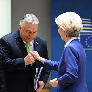 Kézcsók után szakítás – Ursula és Viktor válik