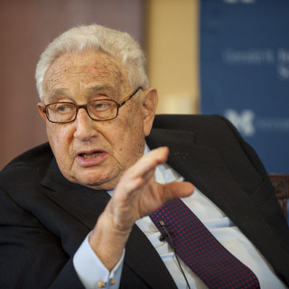 Kissinger szerint van lehetőség az ukrajnai háború tárgyalásos rendezésére