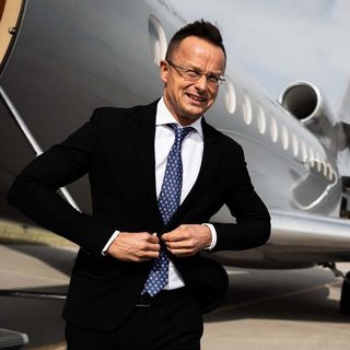 Szijjártónak ez a receptje arra, hogy elkerüljük a teljes kiütést