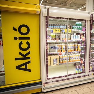 December végéig meghosszabbítja a kormány a kötelező akciózást