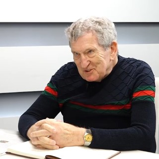 Orbánnak intelligensebb külügyminiszterre lenne szüksége