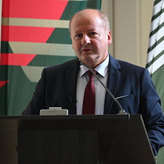 Simicskó visszahozná a fiataloknak a sorkatonaság egyhónapos alapkiképzését