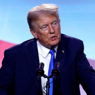 Rossz és veszélyes világ jönne, ha visszatérne Trump – figyelmeztet egy neves brit konzervatív