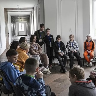 48 deportált ukrán gyereket vittek Oroszországól Lukasenkához, aki folytatja a „humanitárius munkát”