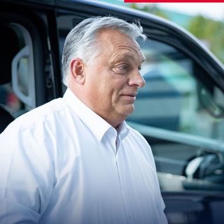 Kommunista programot hirdetett Orbán Esztergomban