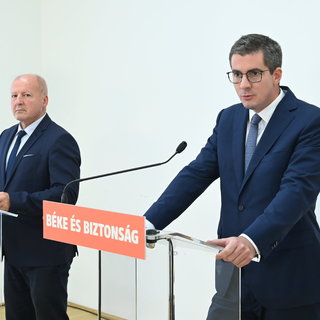 Kocsis Máté: aki külföldön dollárért árulja a saját hazáját, itthon felelnie kell a törvény előtt