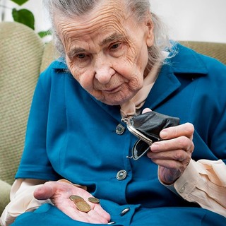 Nyugdíjguru: veszélyben vannak a magyar nyugdíjasok