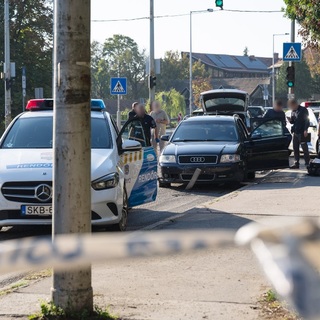 Célzott lövésekkel állított meg a rendőr egy menekülő embercsempészt