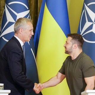 Be nem jelentett látogatáson Kijevben tárgyalt a NATO-főtitkár
