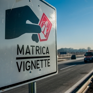 Vasárnaptól drágul az útdíj, januártól még nagyobb gondok lesznek