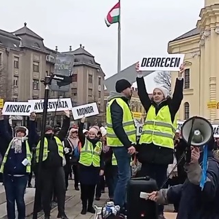 Az új kormányrendelet szerint a szennyező akkumulátorüzemek is megúszhatják a bezárást