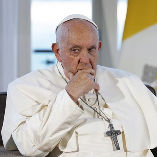 A világban népszerű a pápa, de a Vatikán elégedetlen vele