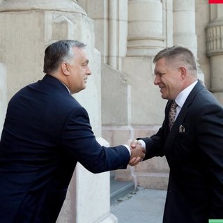 Orbán Viktor az elsők között gratulált Robert Ficónak