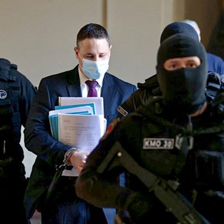 Lefoglalnák Schadl György repülőgépét, hajóját és autóit