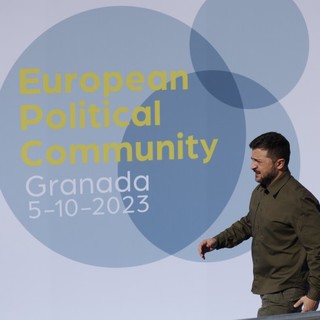 EPC-csúcs – A Kaukázus biztonságáról tárgyalt az ukrán elnök az örmény kormányfővel Granadában