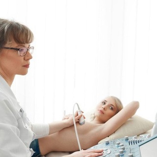 Egyre több érv szól amellett, hogy csökkenteni kell az ingyenes mellrákszűrés korhatárát