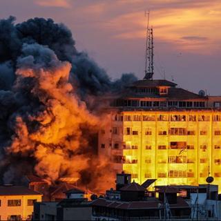 Vasárnap este is folytatódtak tűzharcok a Gázai övezetnél