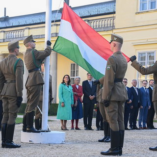 Novák Katalin kihelyezte a hivatalát Fejér megyébe
