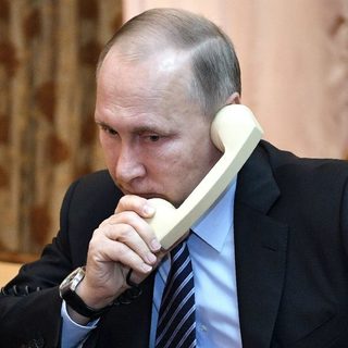 Putyin sorra hívja a közel-keleti vezetőket