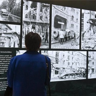 John Sadovy 1956-os fotóiból nyílt kiállítás a Nemzeti Múzeumban