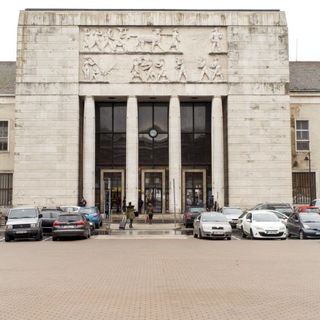 Öt éve nincs váróterem a győri vasútállomáson