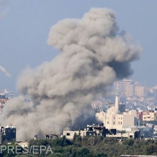 Izrael a Hamász gázai és a Hezbollah libanoni katonai célpontjait lőtte