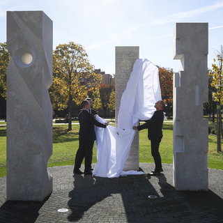 Emlékművet kapott Wittner Mária Csepelen