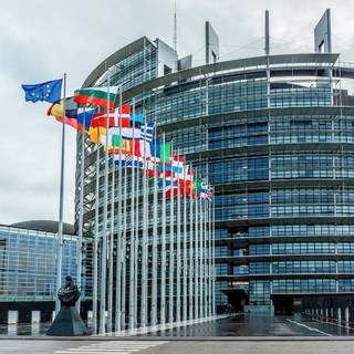 Elégtelenre vizsgáztak a magyarok, nem szabad megnyitni a pénzcsapot - közölte négy EP-frakció