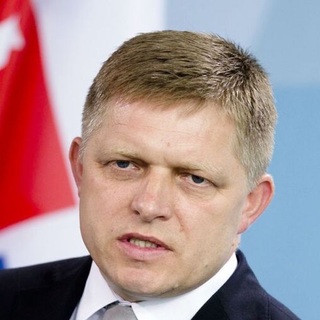 Robert Fico elutasítja az Oroszország elleni további szankciókat és a fegyverszállítást Ukrajnának