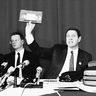 Egy hírműsor a politikai viharokban