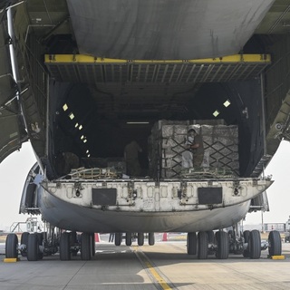 Az EU további hat repülőgéppel szállít segélyt a gázaiaknak