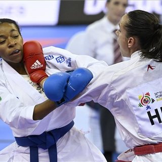 Bronzéremért küzdhet a magyar női csapat a karate-vb-n