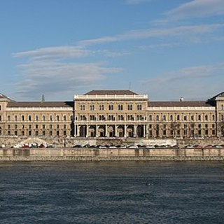 A Corvinus szerint pontatlan információk rontják a hírnevét