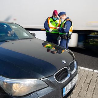 November 19-ig hosszabbítanak a határokon