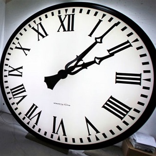 Egy órával több alvás jut szombat éjszaka