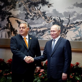 Xavier Bettel: Orbán Viktor beintett a haldokló Ukrajnának