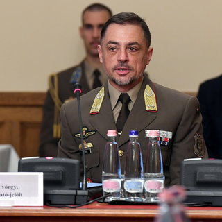 A honvédelmi miniszter bemutatta a katonai titkosszolgálat főigazgató-jelöltjét