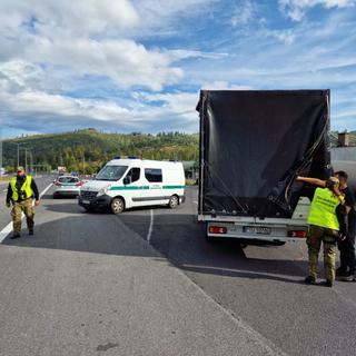 Lengyelország november 22-ig meghosszabbítja az ellenőrzést a szlovák határon