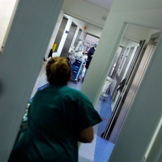 Itthon három évig szenvedett, Bécsben azonnal megoperálták