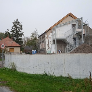 Fülöp-szigeteki vendégmunkások költöztek be Győrben egy még el sem készült házba