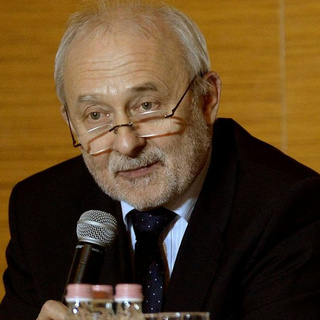 Tart a titkolózás a repülőtér ügyében