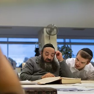 Több száz zsidó menekült kap ellátást egy balatoni állami üdülőben