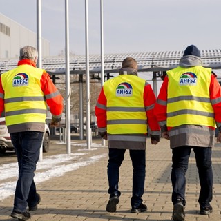 Ingatlanra és szerencsejátékra költötte az Audi szakszervezet pénzét két elnökségi tag