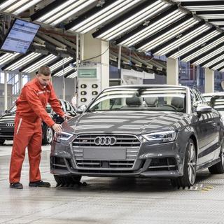 A járműgyártás sem tudja visszafogni az ipari termelés zuhanását Magyarországon