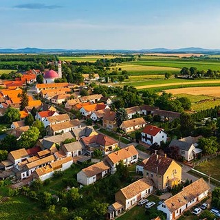 Újabb tízmilliárd forintra pályázhatnak a falvak