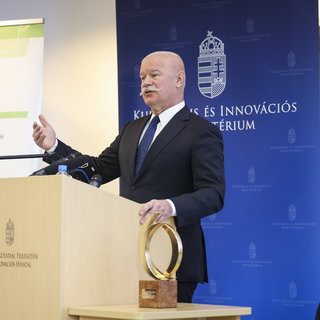 A kulturális miniszter szerint Magyarország a nyugati civilizáció legcsaládbarátabb országa