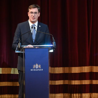 Karácsony: mindenkinek szabadságában áll úgy szeretni a hazát, a várost, ahogy maga akarja