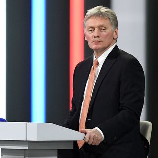 Kreml-szóvivő: fennállt a gazdaság összeomlásának veszélye